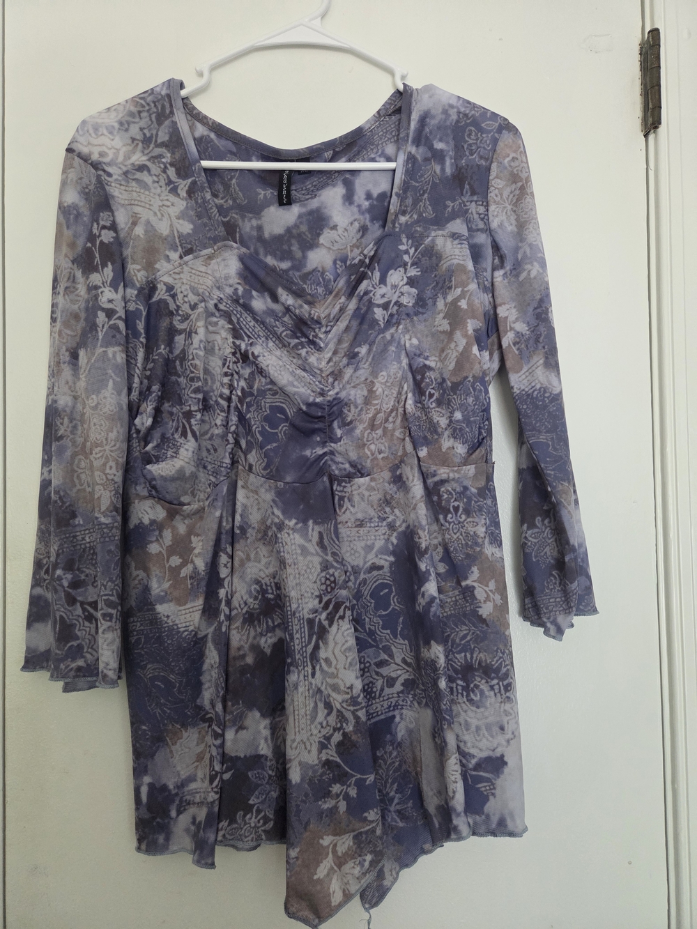 cha cha vente Lavender Floral Asymmetrical V-Neck Tunic